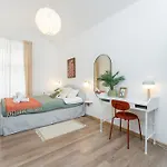 10 Minutes National Museum Prague, Cozy Apartment