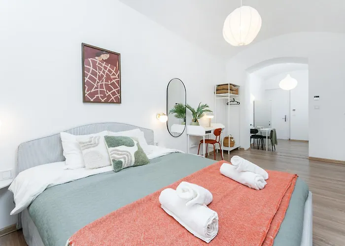 10 Minutes National Museum Prague, Cozy Apartment